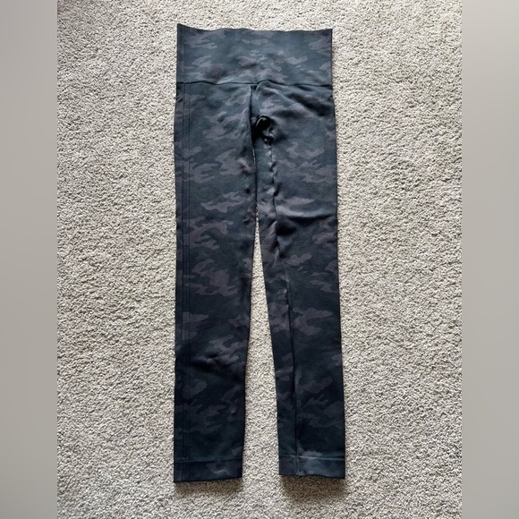 Spanx Look At Me Now Leggings Size M High Rise Camouflage Seamless Shapewear - Picture 1 of 4